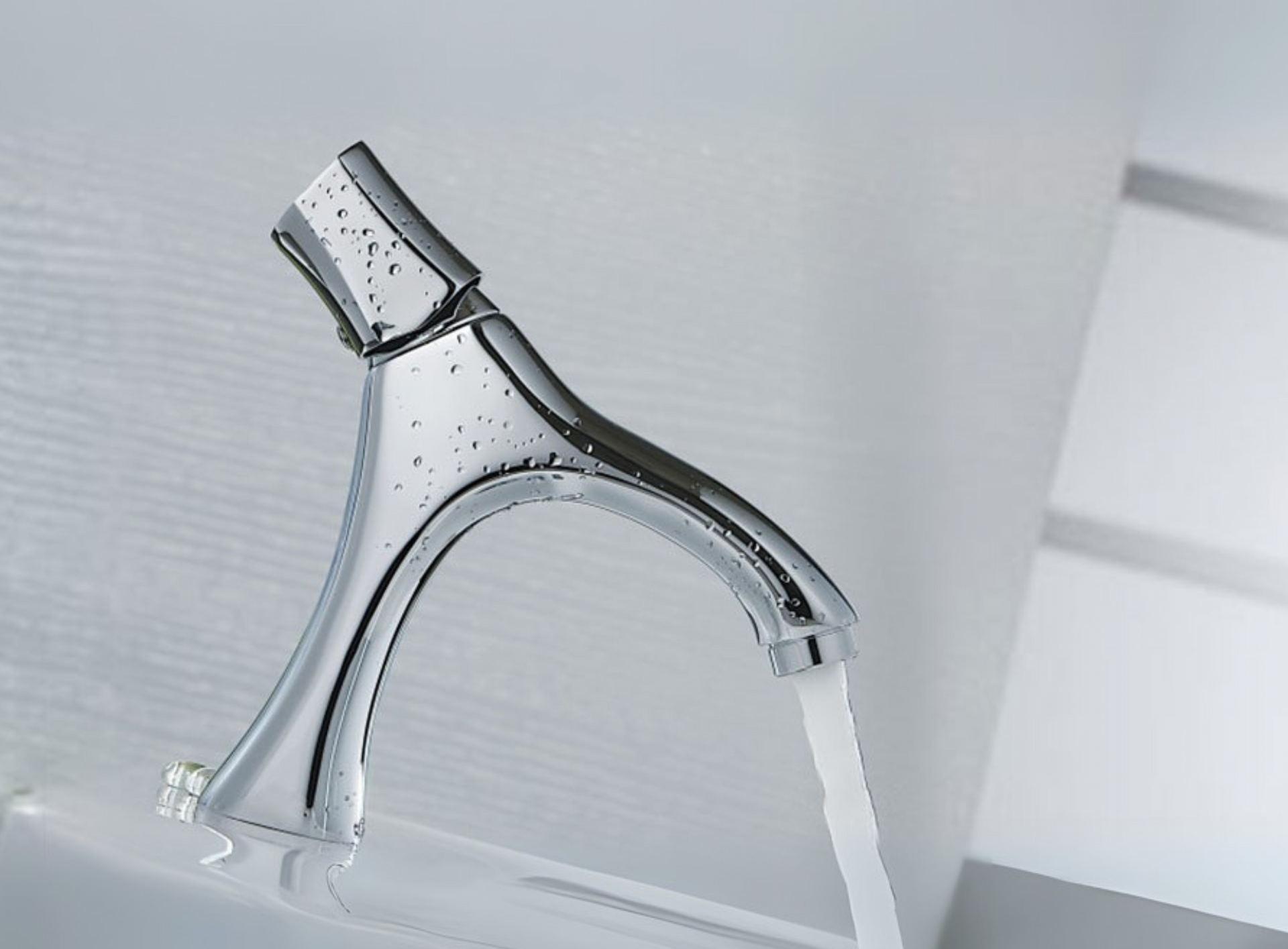 Go Touch-free With The Sensor Range Of Water Closets